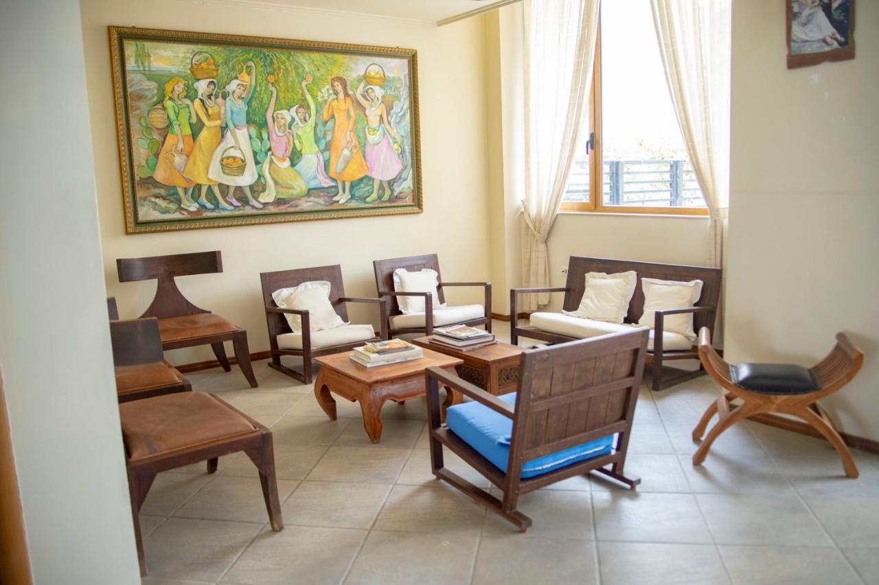 Oaz Hotel Golem (Tirana)