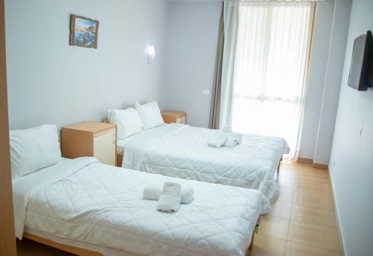 Oaz Hotel Golem (Tirana)