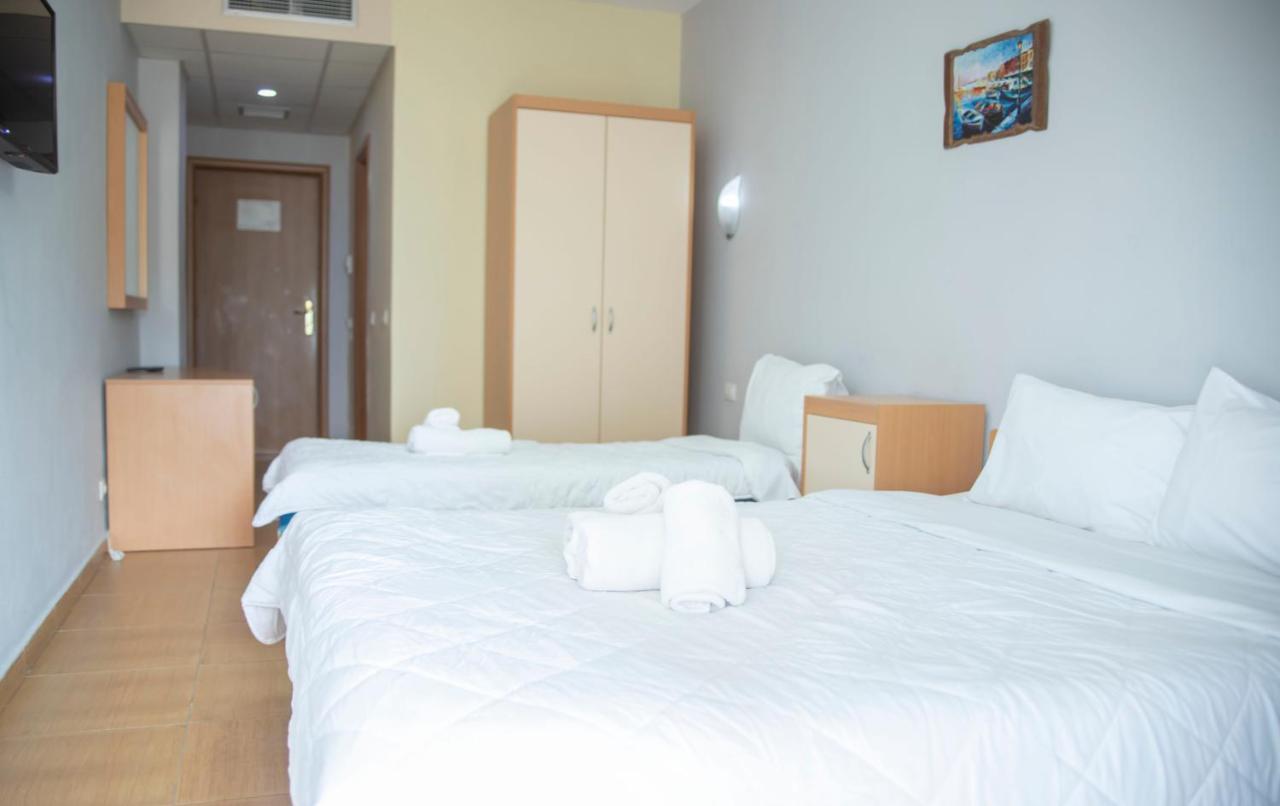 Oaz Hotel Golem (Tirana)